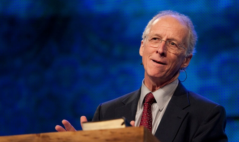 Pastor John Piper em uma de suas ministrações. (Foto: Reprodução/Flickr/lausannemovement)