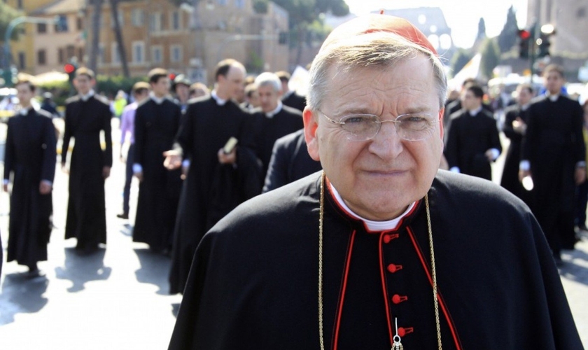 Raymond Leo Burke, ex-arcebispo de Saint Louis, EUA.
