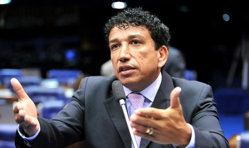 Magno Malta está formando uma Frente Parlamentar contra a legalização da maconha e já recolheu 60 assinaturas