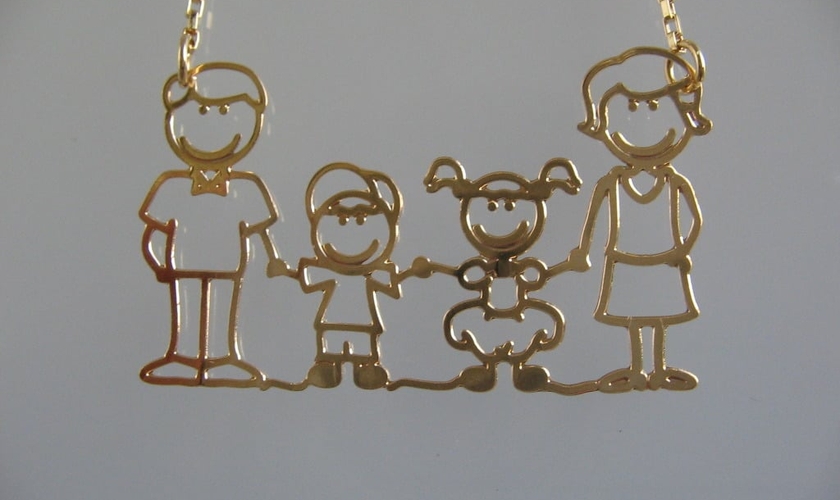 família