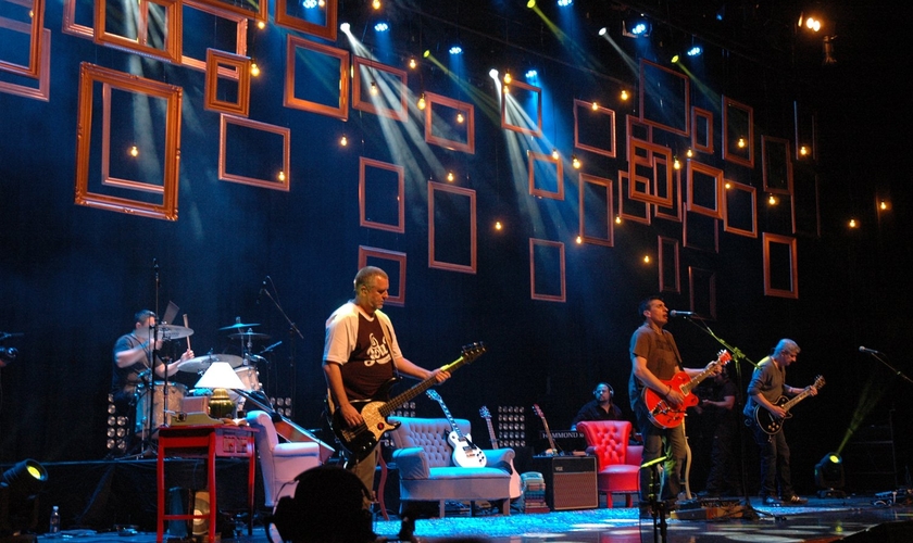 Banda Resgate durante gravação do DVD comemorativo de 25 Anos. (Marcos Paulo/ Guiame)