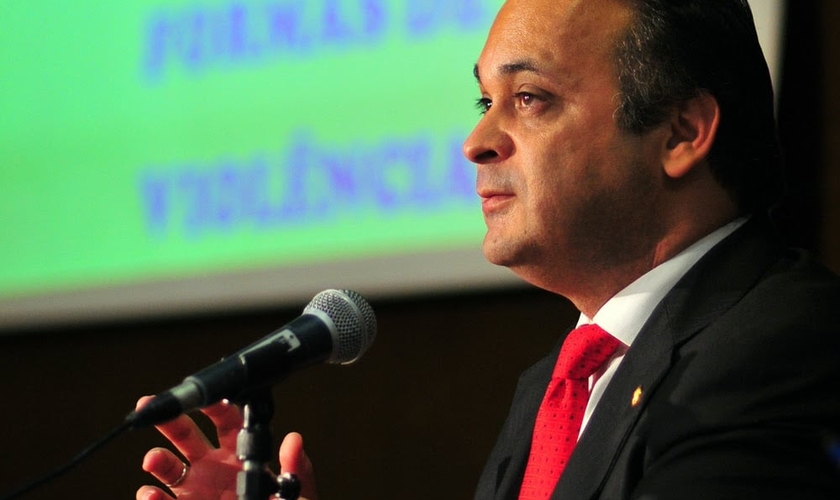 A Frente Parlamentar em Defesa dos Direitos Religiosos será dirigida pelo pastor e secretário de Turismo do Estado de São Paulo, Roberto de Lucena.