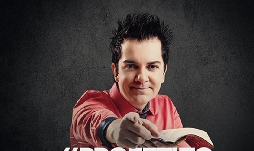Régis Danese tem divulgado o seu novo CD "Profetizo" em todo o Brasil