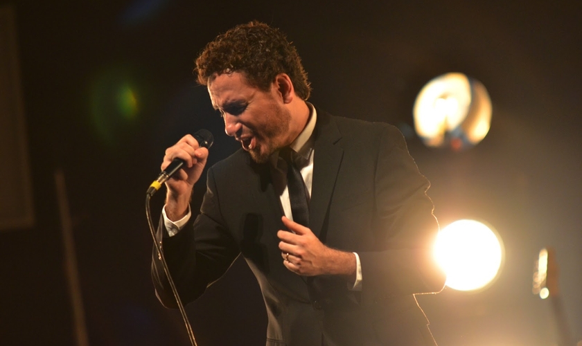 Leonardo Gonçalves é atualmente um dos maiores nomes da música cristã nacional e tem alcançado grande repercussão com o novo CD / DVD "Princípio"