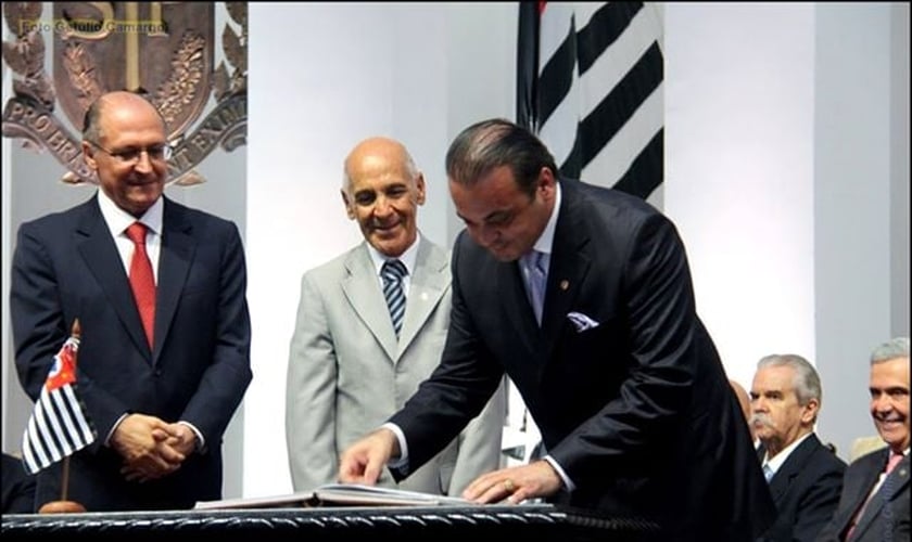 Em sessão solene, Roberto de Lucena assume pasta de Turismo em SP