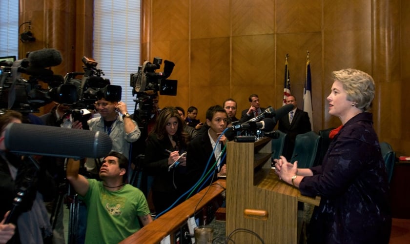 Prefeita de Houston (TX), Annise Parker gerou polêmica ao intimar que pastores submetessem seus sermões a uma análise prévia da equipe dela