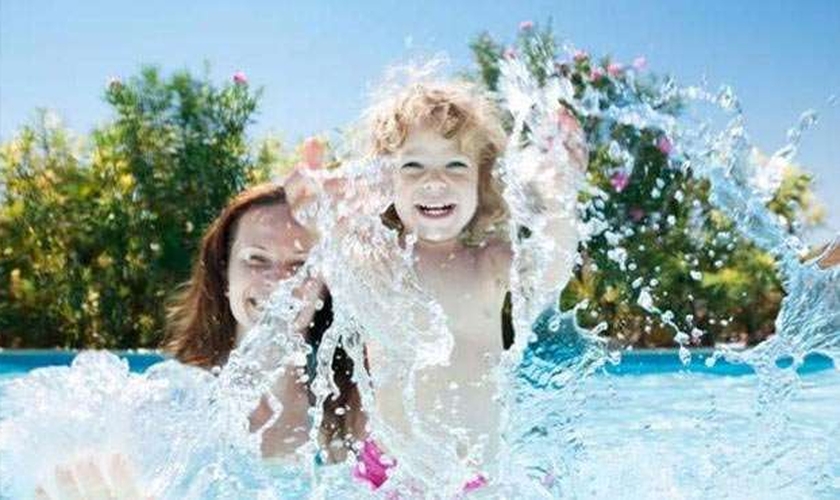 cuidados com crianças na piscina