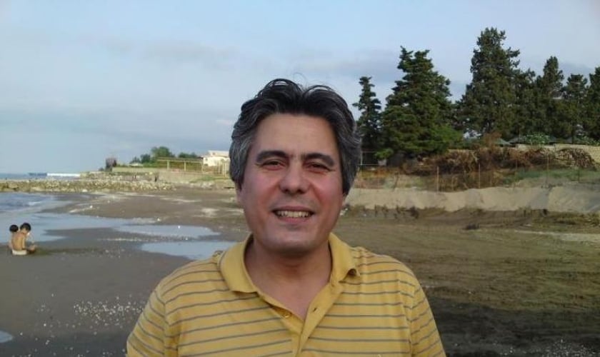 O pastor Behnam Irani, de 43 anos, foi preso por suas atividades em uma igreja evangélica em Karajr, no Irã.