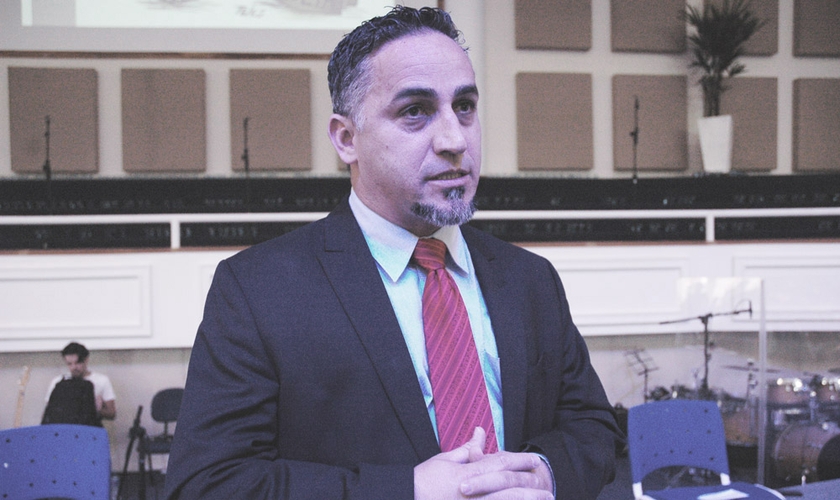 Pastor Clewson Oliveira, líder do Ministério Apascentar, na Flórida, EUA.