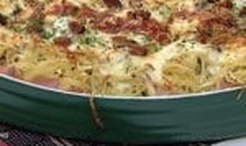 Enroladinho de pedindo e macarrão