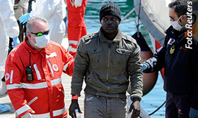 Cristãos são jogados fora de barco por muçulmanos