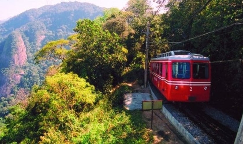 Viagem de trem de Brasil