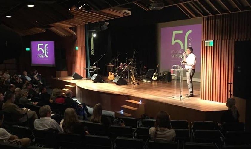 Mundo Cristão celebra 50 anos em culto