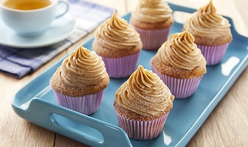 Cupcake de bolinho de chuva com doce de leite