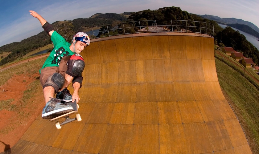 Sandro Dias, o Mineirinho, hexacampeão mundial de skate.