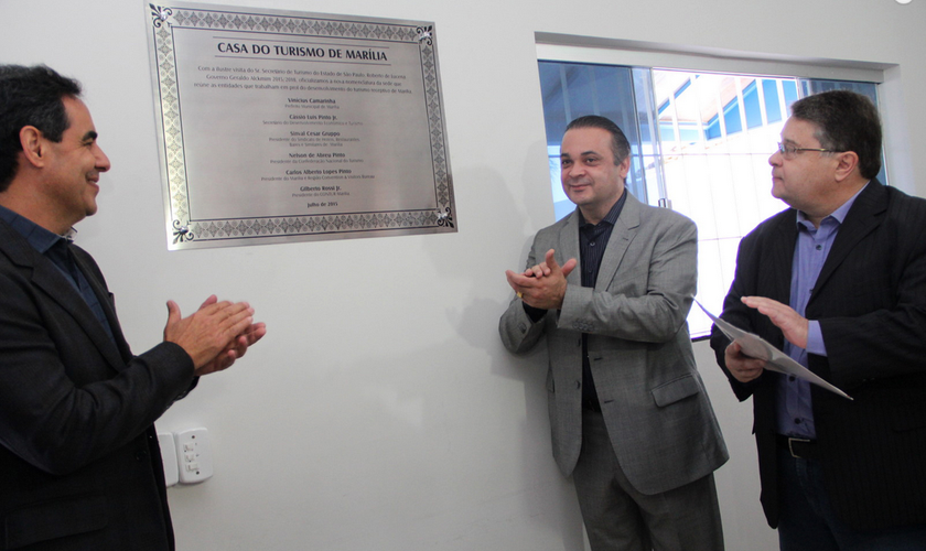 Roberto de Lucena durante coletiva de imprensa na Casa do Turismo de Marília