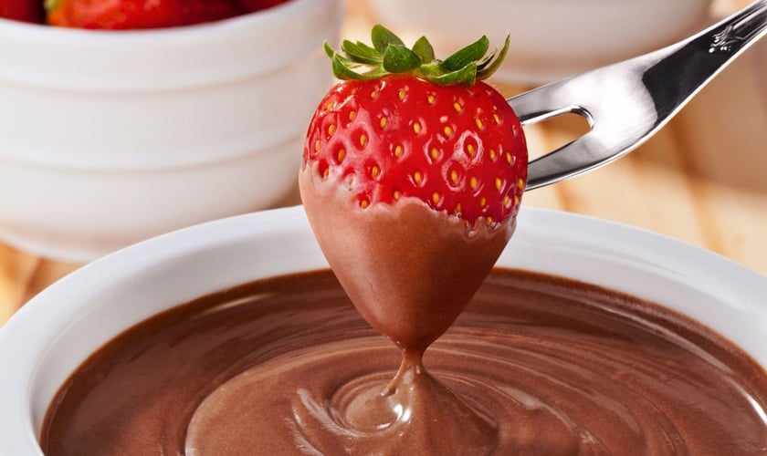 Fondue de chocolate light com creme de ricota