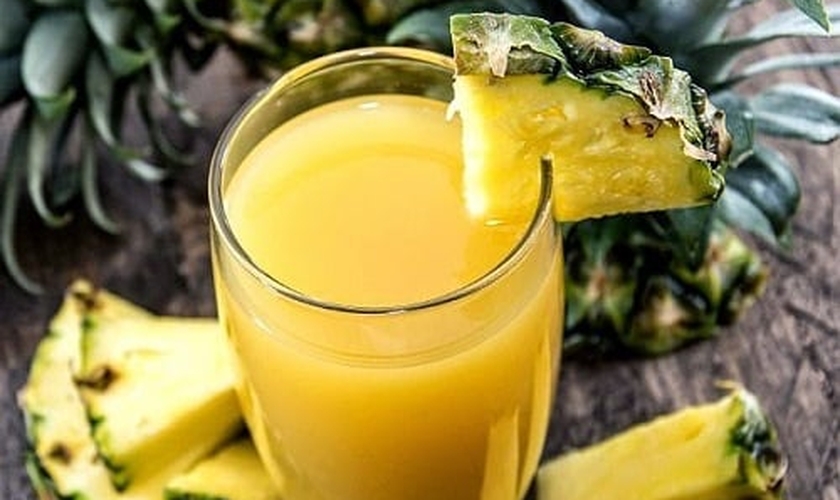 Suco de abacaxi