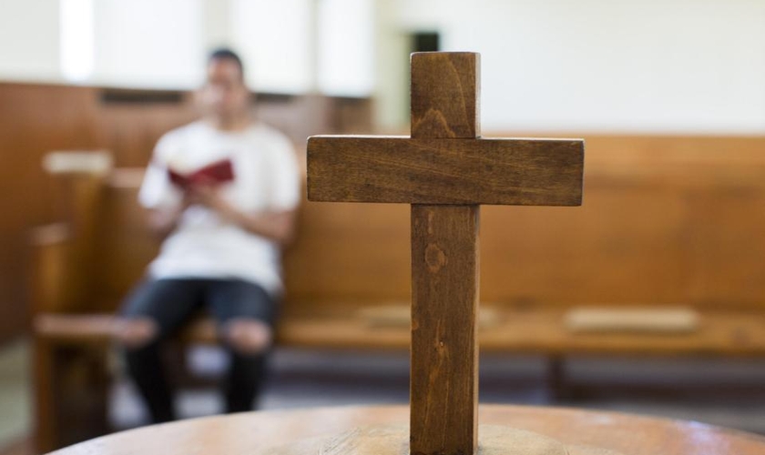 Crer significa confiar nele com sua vida, entregar a ele o seu coração e a sua alma, estar disposto a segui-lo pelo resto de seus dias. (Foto: AP Photo/Gero Breloer)