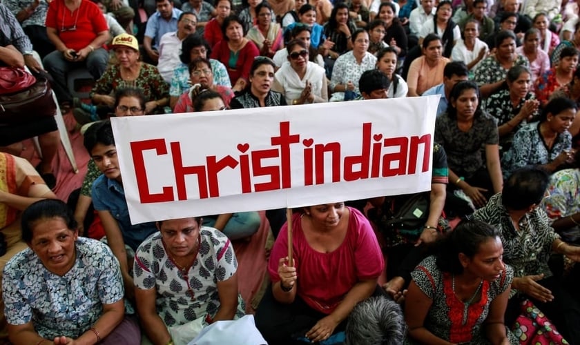 Manifestantes durante protesto organizado por centenas de cristãos contra ataques à igrejas. (Foto: Reuters/ Danish Siddiqui)
