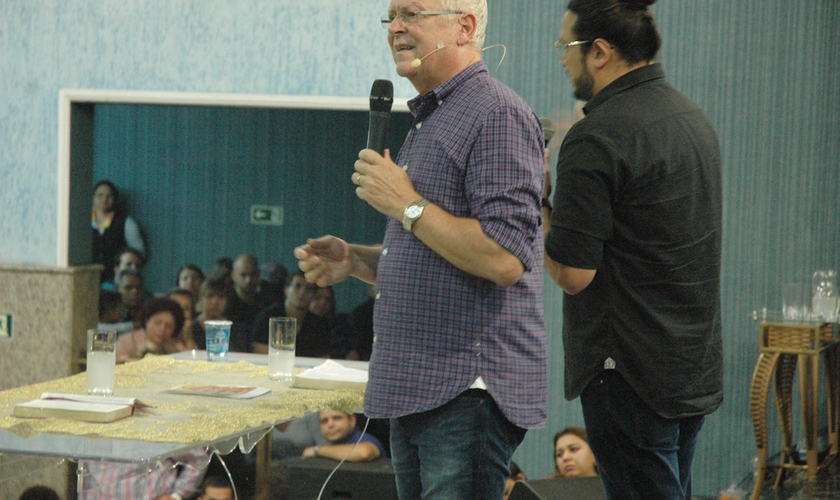 Randy Clarck durante ministração na Igreja do Evangelho Quadrangular de Vila Ema. (Foto: Guiame/ Marcos Paulo Corrêa)