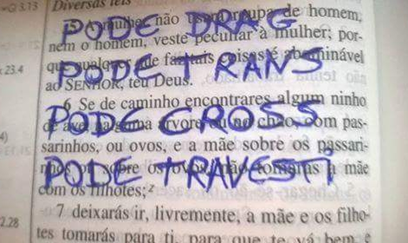 A imagem é uma clara provocação ao conteúdo da mensagem bíblica. (Foto: Reprodução/ Facebook)