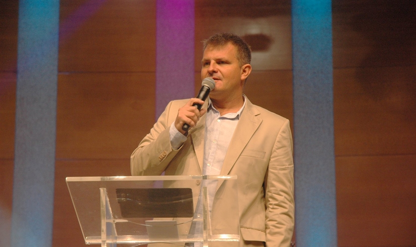 O Apóstolo Rina, líder e fundador da Bola de Neve Church, foi o preletor do Café de Pastores da CPESP em outubro. (Foto: Guiame/ Marcos Paulo Corrêa)