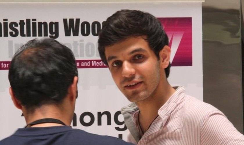 Aos 30 anos de idade, Keywan Karimi é cineasta e foi condenado pelo tribunal iraniano por "desrespeitar o islamismo".