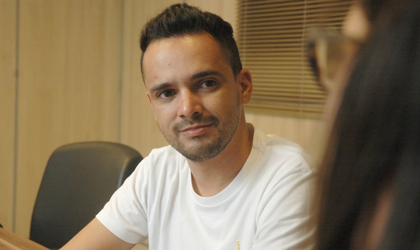 Léo Fonseca durante entrevista exclusiva ao Guiame. (Foto: Guiame/ Marcos Paulo Corrêa)