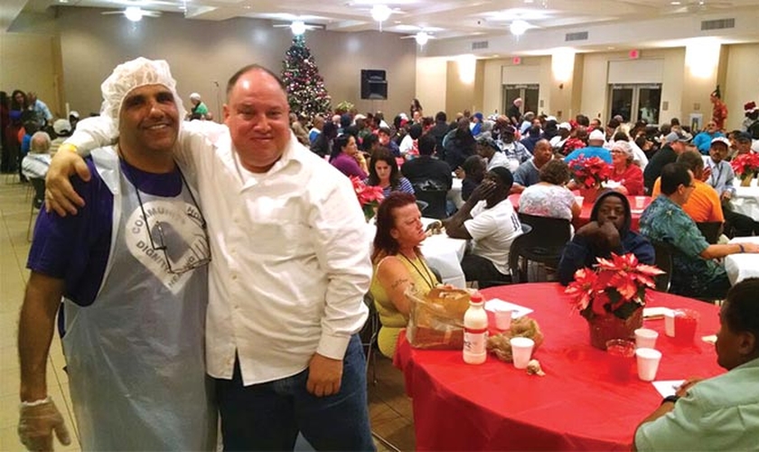 Confraternização no Camillus House, Downtown Miami