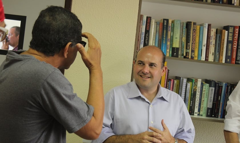 Prefeito Roberto Cláudio em visita a IBC (Foto: Thenille Lutz)