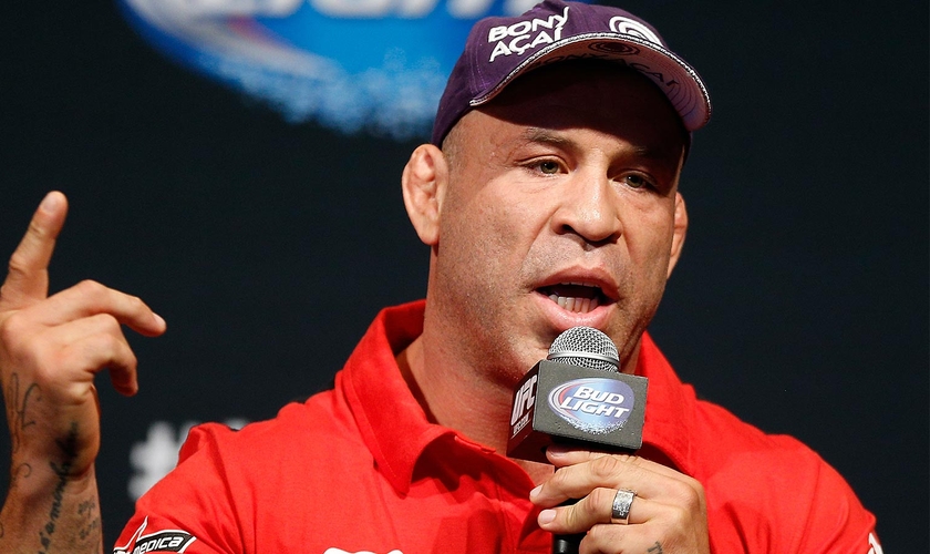 Wanderlei Silva, que é evangélico, expressou sua indignação à fala ofensiva de McGregor. (Foto: Josh Hedges)