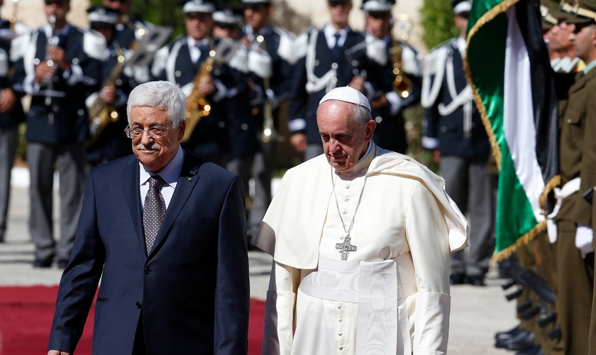 Presidente da Autoridade Nacional Palestiniana Mahmoud Abbas e Papa Francisco. (Foto: Reprodução/ If You Only News)