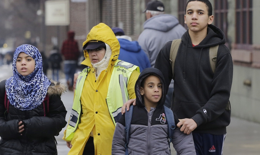 Os pais da garota acreditam que a escola estaria violando suas crenças cristãs. (Foto: USA Today)