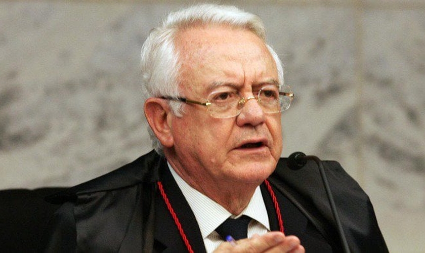 o ministro aposentado do Supremo Tribunal, Carlos Velloso aponta a liberação do aborto em casos de microcefalia como uma brutalidade.