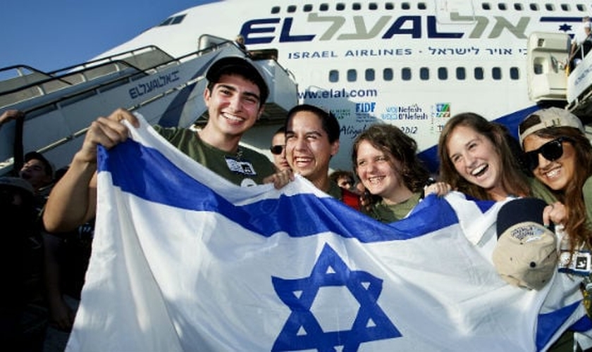 A aliá brasileira forma o sétimo maior grupo de imigrantes para Israel. (Foto: Moshe Shai/ FLASH90)