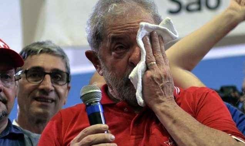 Lula foi alvo do cumprimento de uma órdem de condução coercitiva, que autorizou a entrada da Polícia Federal em diversas propriedades do ex-presidente e o levou a prestar depoimento, na delegacia do Aeroporto de Congonhas. (Foto: Correio Braziliense)