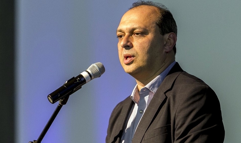 Maurício Soares é jornalista, publicitário e diretor / CEO da Sony Music Gospel.