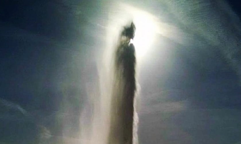 Imagem captada por Garry Johnson, no 'Fountain Park', Arizona / EUA. (Foto: Facebook)