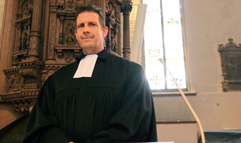 Pastor Olaf Latzel lidera a igreja histórica de St. Martini. (Foto: CBN)