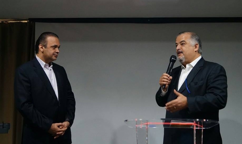 Roberto de Lucena recebe o vice governador de SP, Márcio França. (Foto: Facebook)