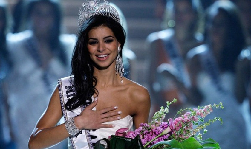 A libanesa Rima Fakih foi vencedora do concurso Miss EUA 2010. (Foto: Reprodução)