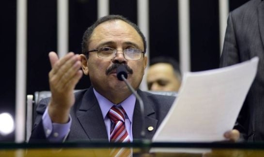 Na última segunda-feira, Calheiros decidiu ignorar a decisão do presidente em exercício da Câmara. (Foto: Agência Brasil).