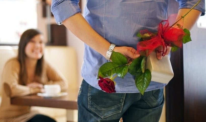 Marido prepara surpresa para esposa. (Foto: Getty)