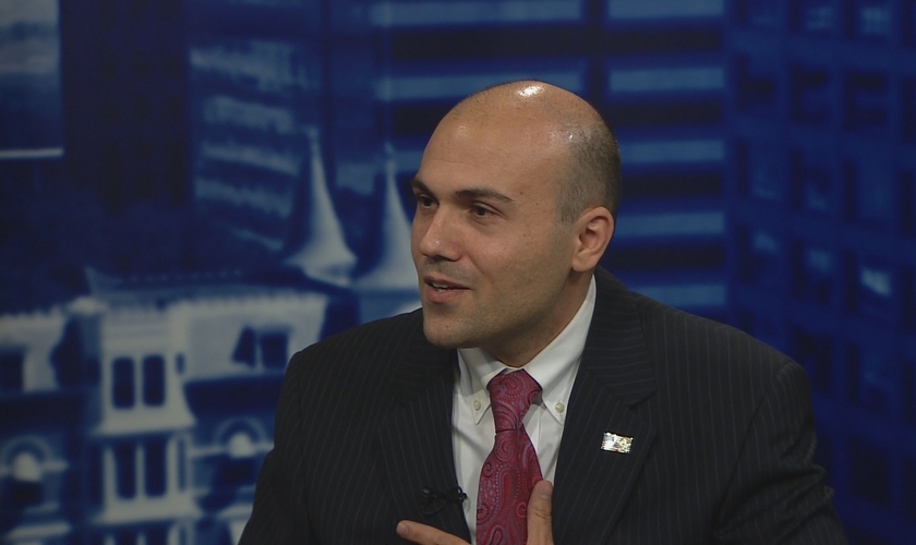 Pastor Saeed Abedini passou três anos e meio preso no Irã e sua história mobilizou cristãos do mundo todo, tornando-se um símbolo da luta pela liberdade religiosa. (Imagem: KTVB / Captura de tela)