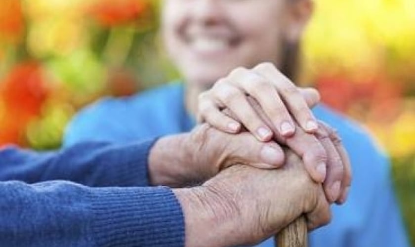 Duas palavras resumem o dever dos filhos para com os pais: Obediência e honra. (Foto: ISD)