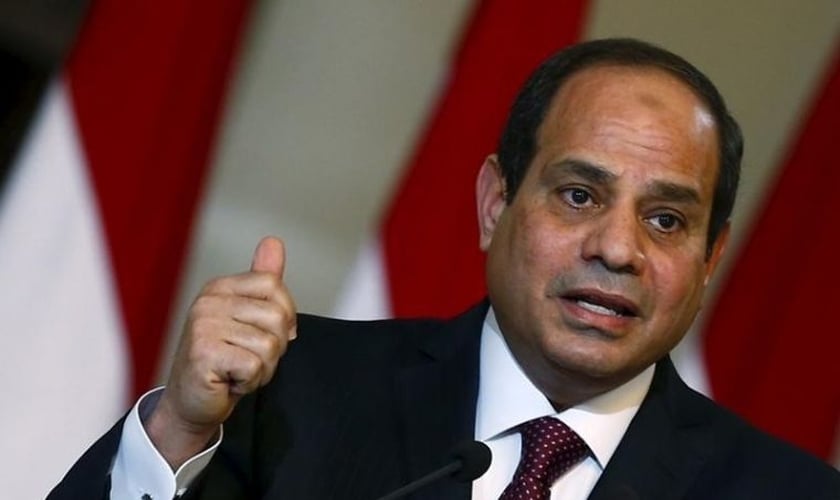 O presidente do Egito, Abdul Fatah Khalil Al-Sisi condenou os ataques e afirmou que os criminosos serão punidos pela justiça. (Foto: Reuters)