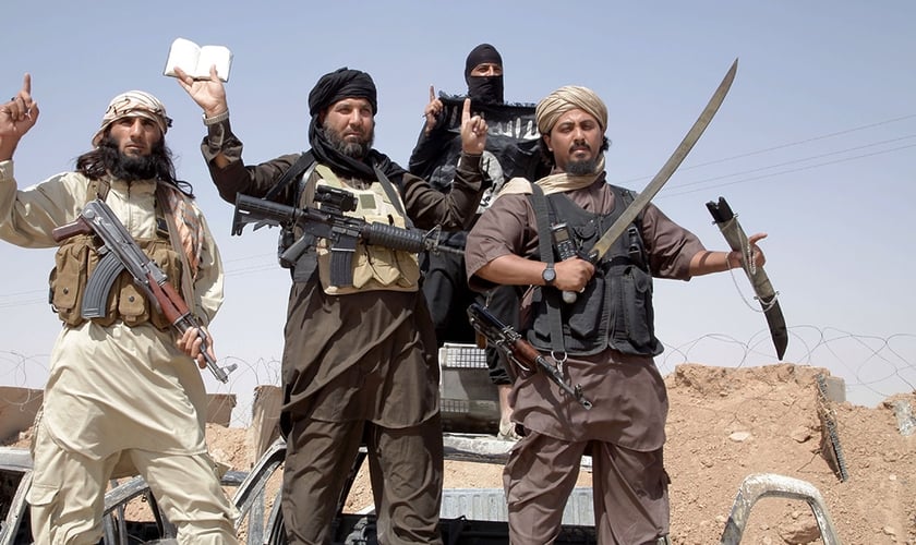 Atualmente, o Estado Islâmico é um dos grupos que mais têm aterrorizado cristãos no Oriente Médio. Seus crimes de guerra já foram reconhecidos como genocídio. (Foto: Newscom)
