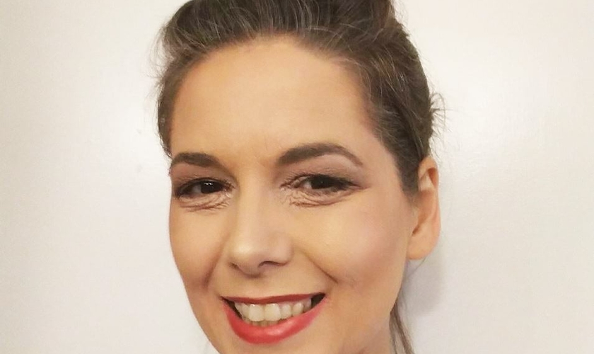Beth Eckert é uma ex-bruxa que se converteu ao cristianismo. (Foto: Reprodução/Facebook)
