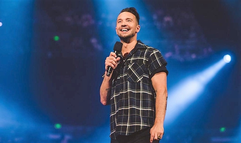 Pastor Carl Lentz lidera a Igreja Hillsong, em Nova York. (Foto: Daystar)
